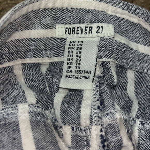 Forever 21 striped shorts - Picture 3 of 3